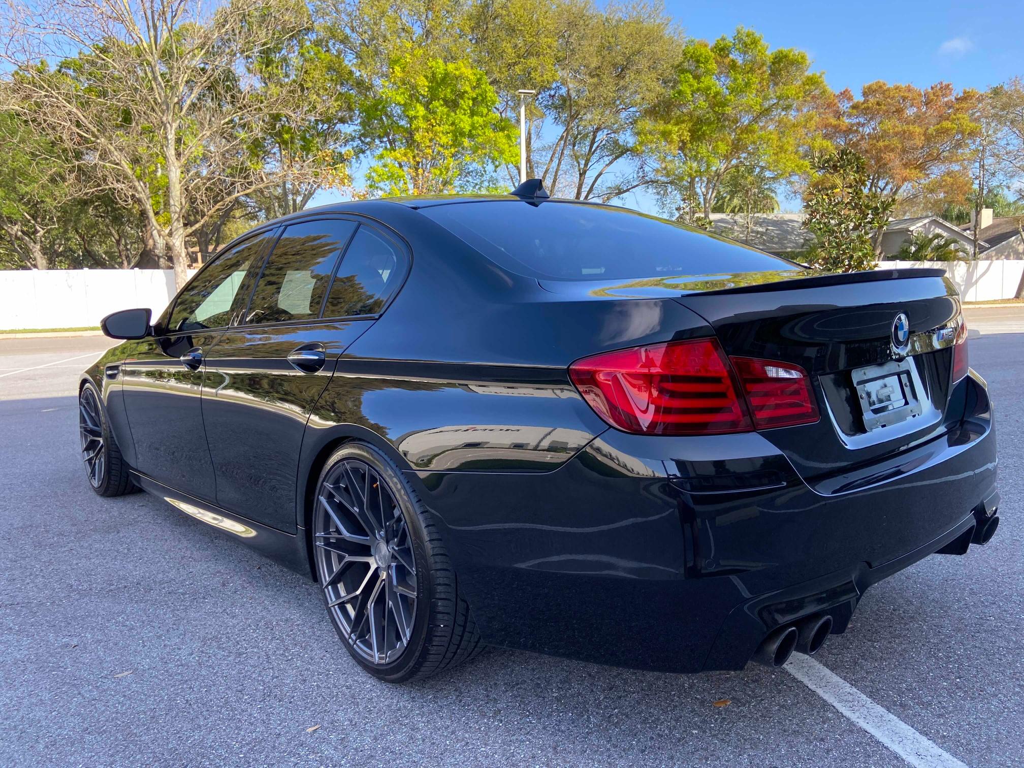 2013 BMW M5 WBSFV9C55DC773843