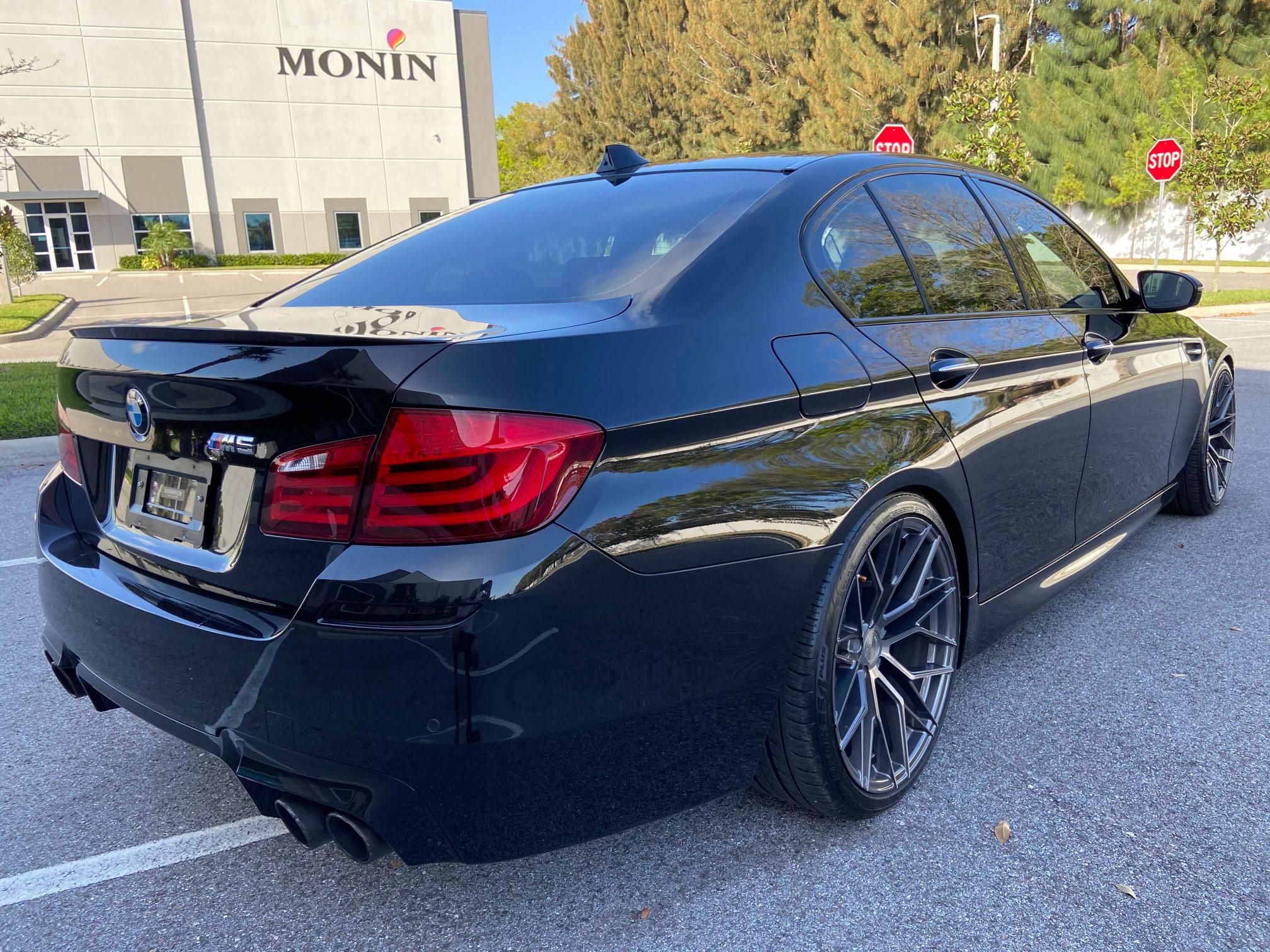 2013 BMW M5 WBSFV9C55DC773843