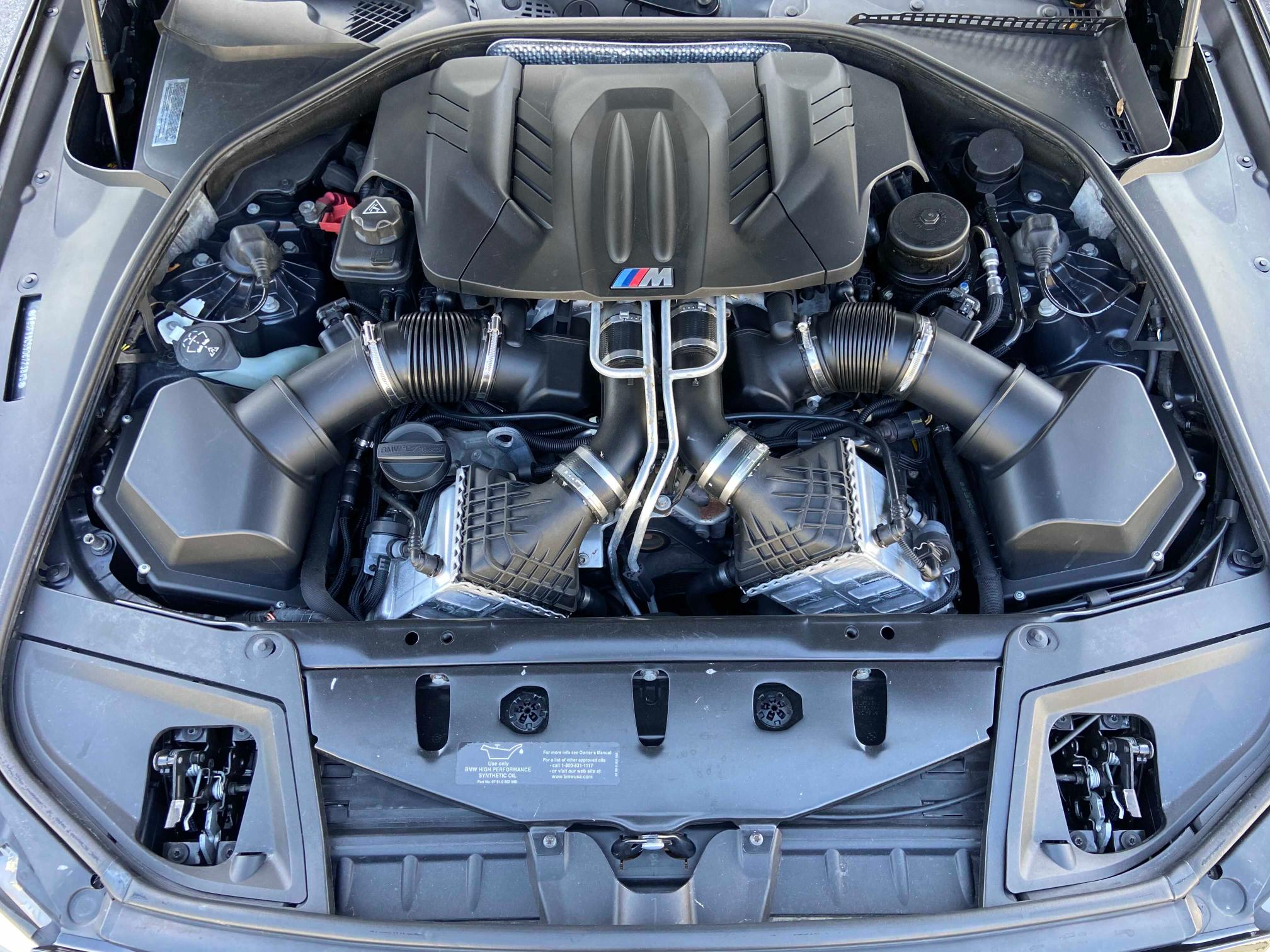 2013 BMW M5 WBSFV9C55DC773843