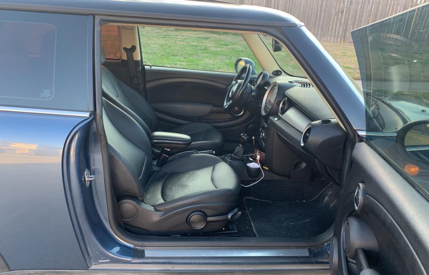 2011 MINI COOPER WMWSU3C58BT096674