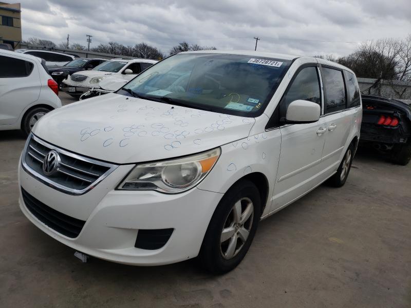 2010 VOLKSWAGEN ROUTAN SE 2V4RW3D18AR296411