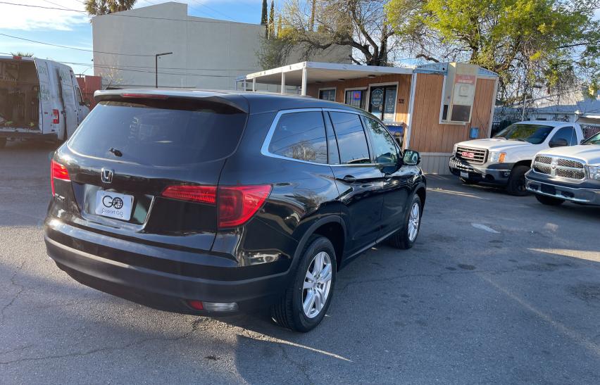 2016 HONDA PILOT LX 5FNYF5H17GB017420