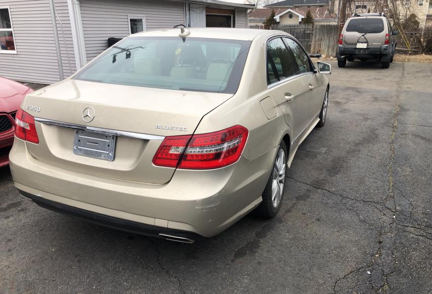 2012 MERCEDES-BENZ E 350 BLUE WDDHF2EB6CA529190