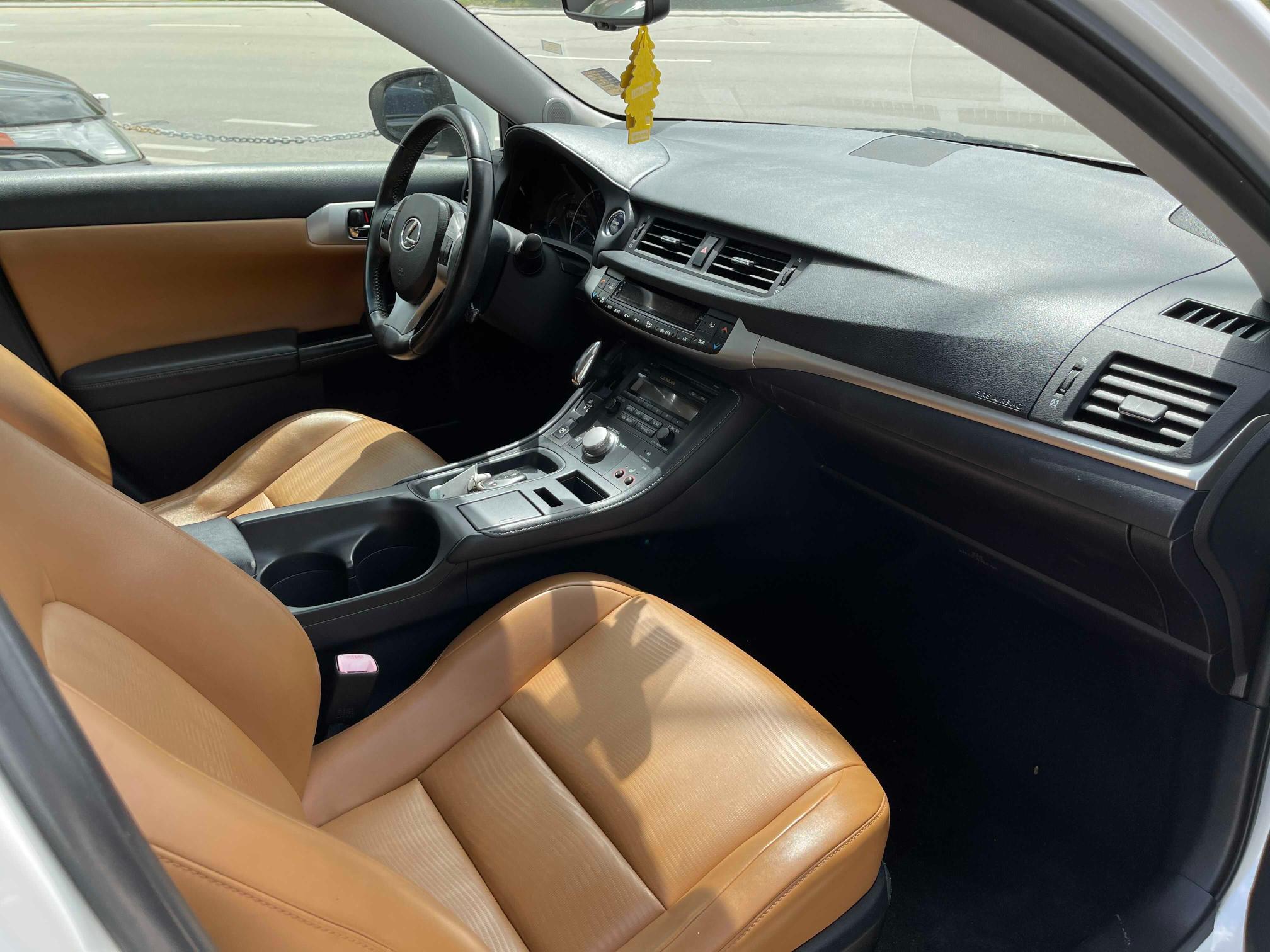 2011 LEXUS CT 200 JTHKD5BH3B2045551