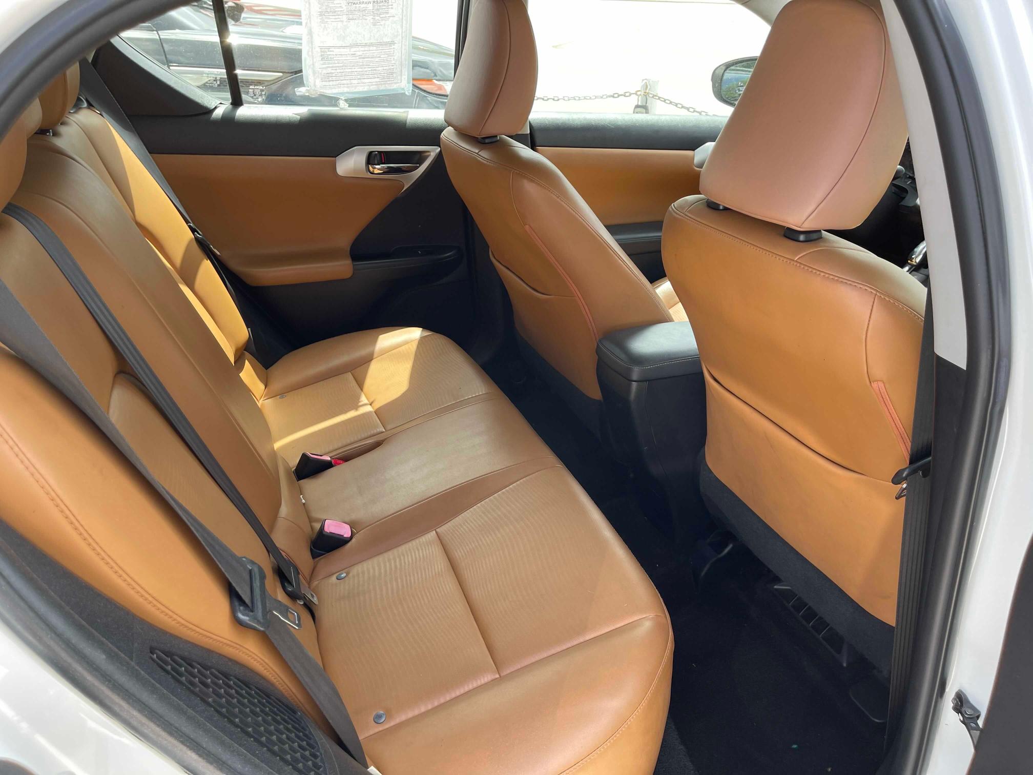 2011 LEXUS CT 200 JTHKD5BH3B2045551