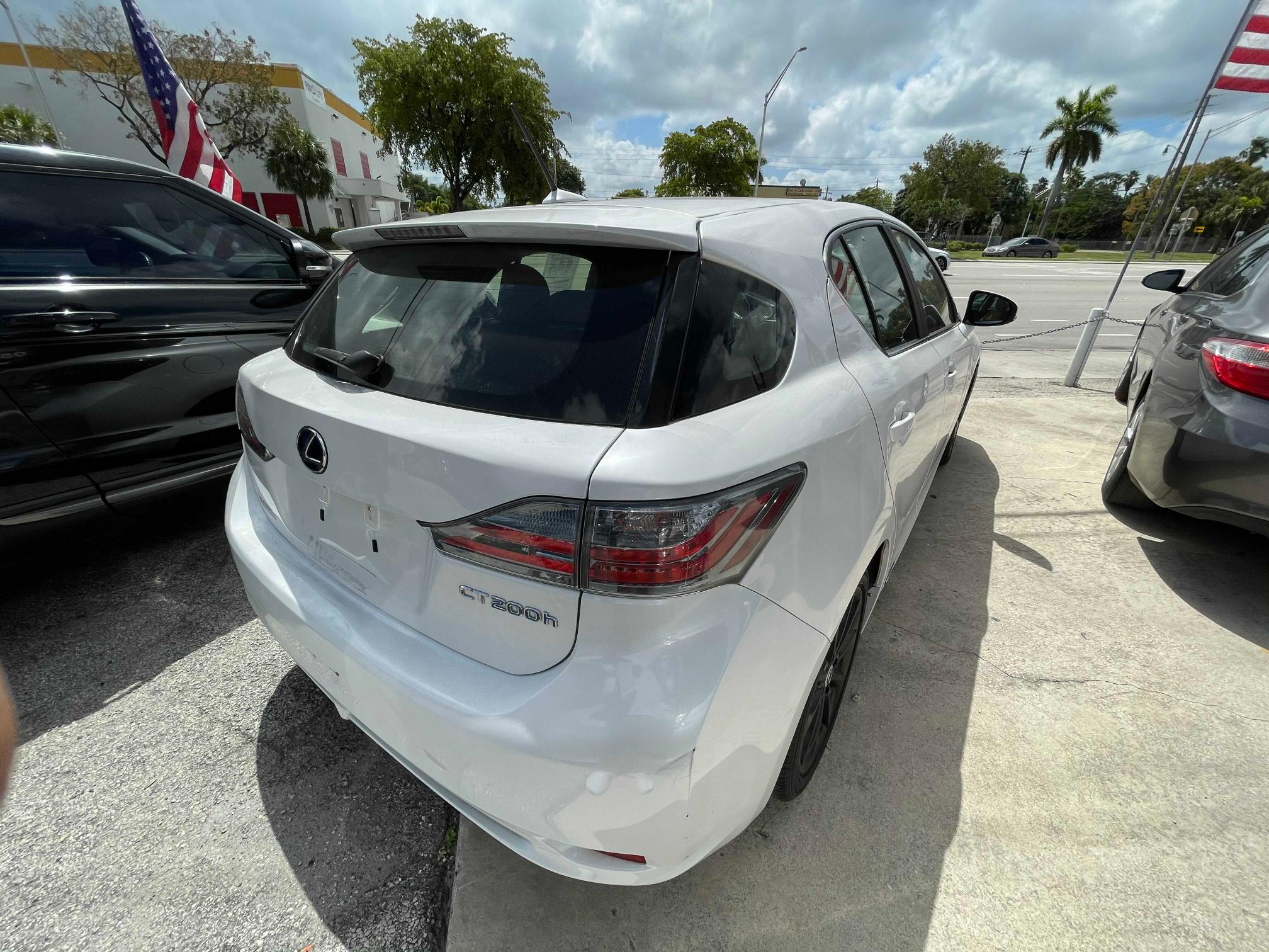 2011 LEXUS CT 200 JTHKD5BH3B2045551