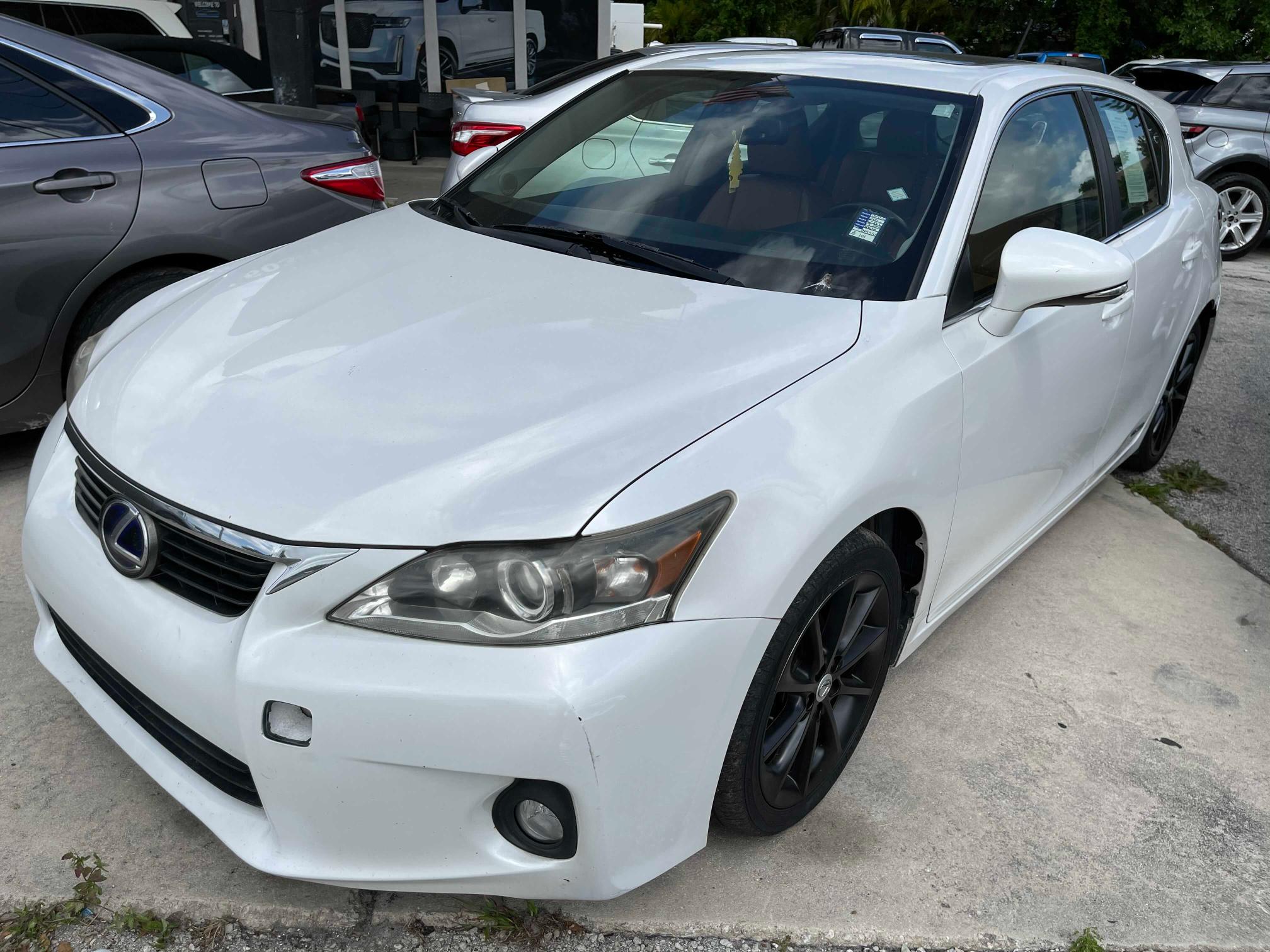 2011 LEXUS CT 200 JTHKD5BH3B2045551