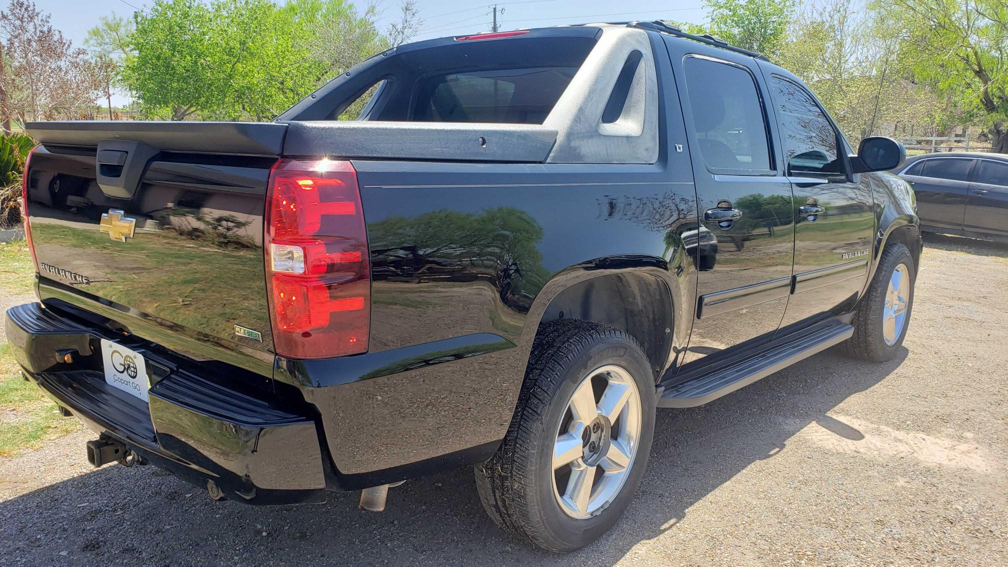 2011 CHEVROLET AVALANCHE 3GNTKFE39BG355414