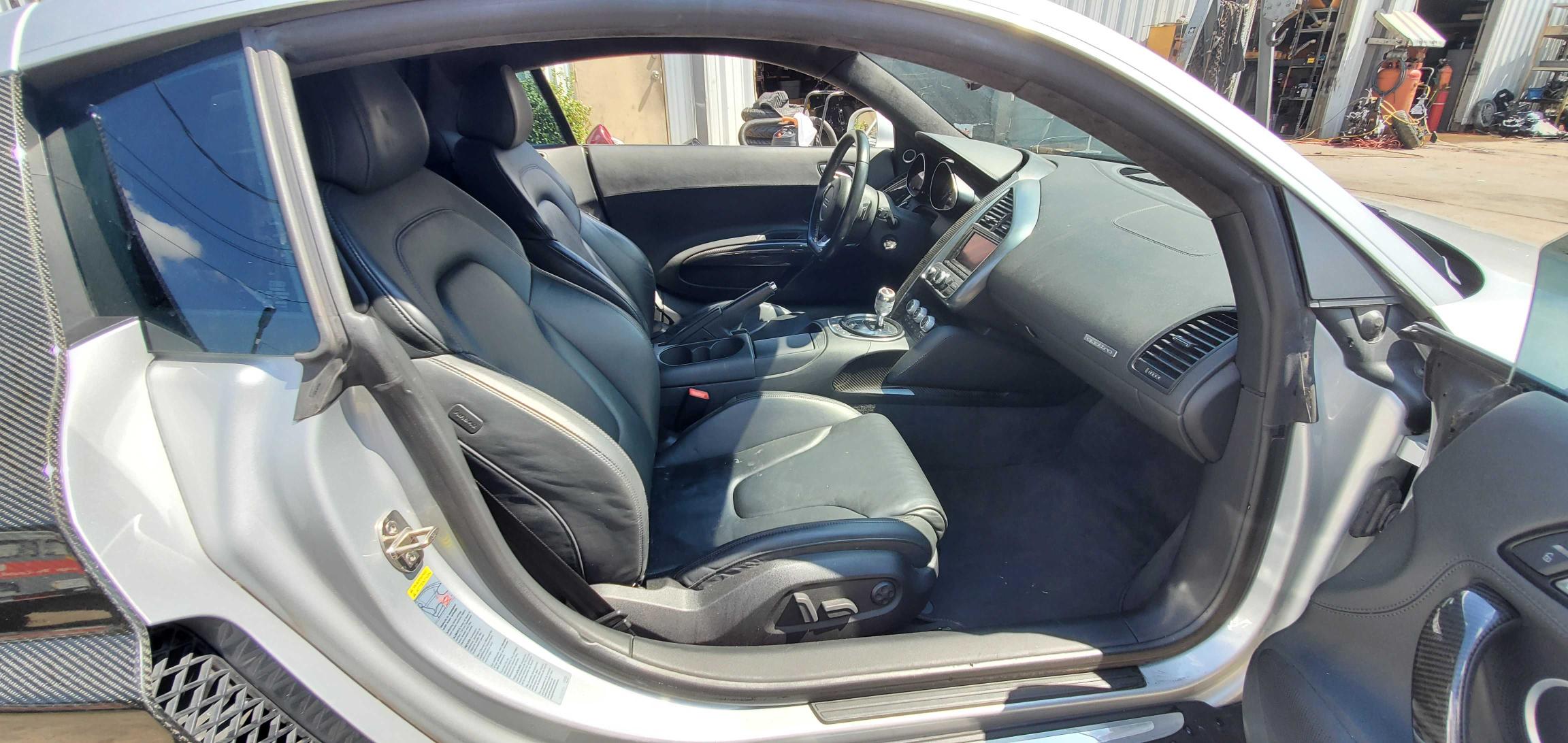 2010 AUDI R8 WUAANAFG0AN000233