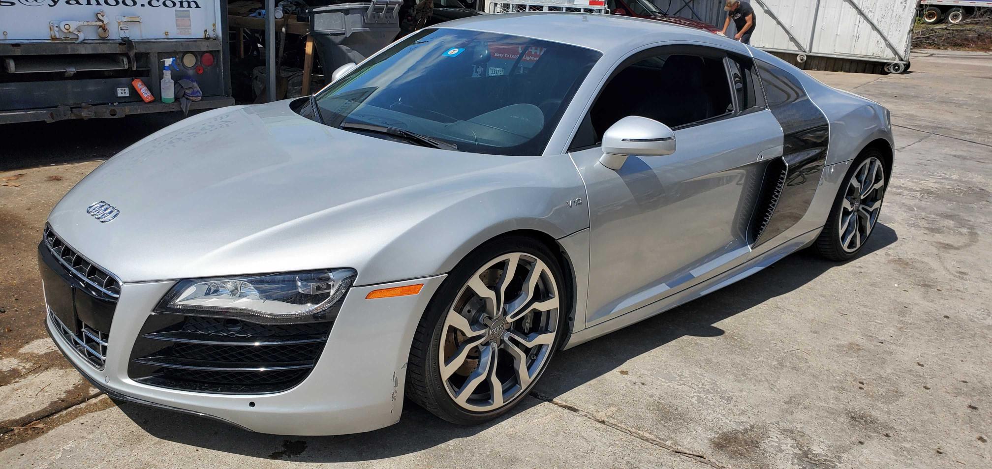 2010 AUDI R8 WUAANAFG0AN000233