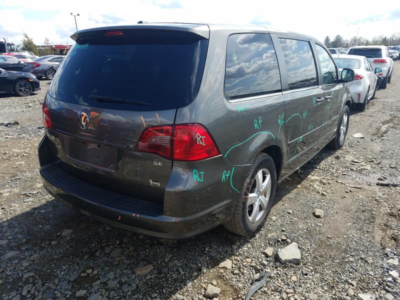 2010 VOLKSWAGEN ROUTAN SE 2V4RW3D16AR294429