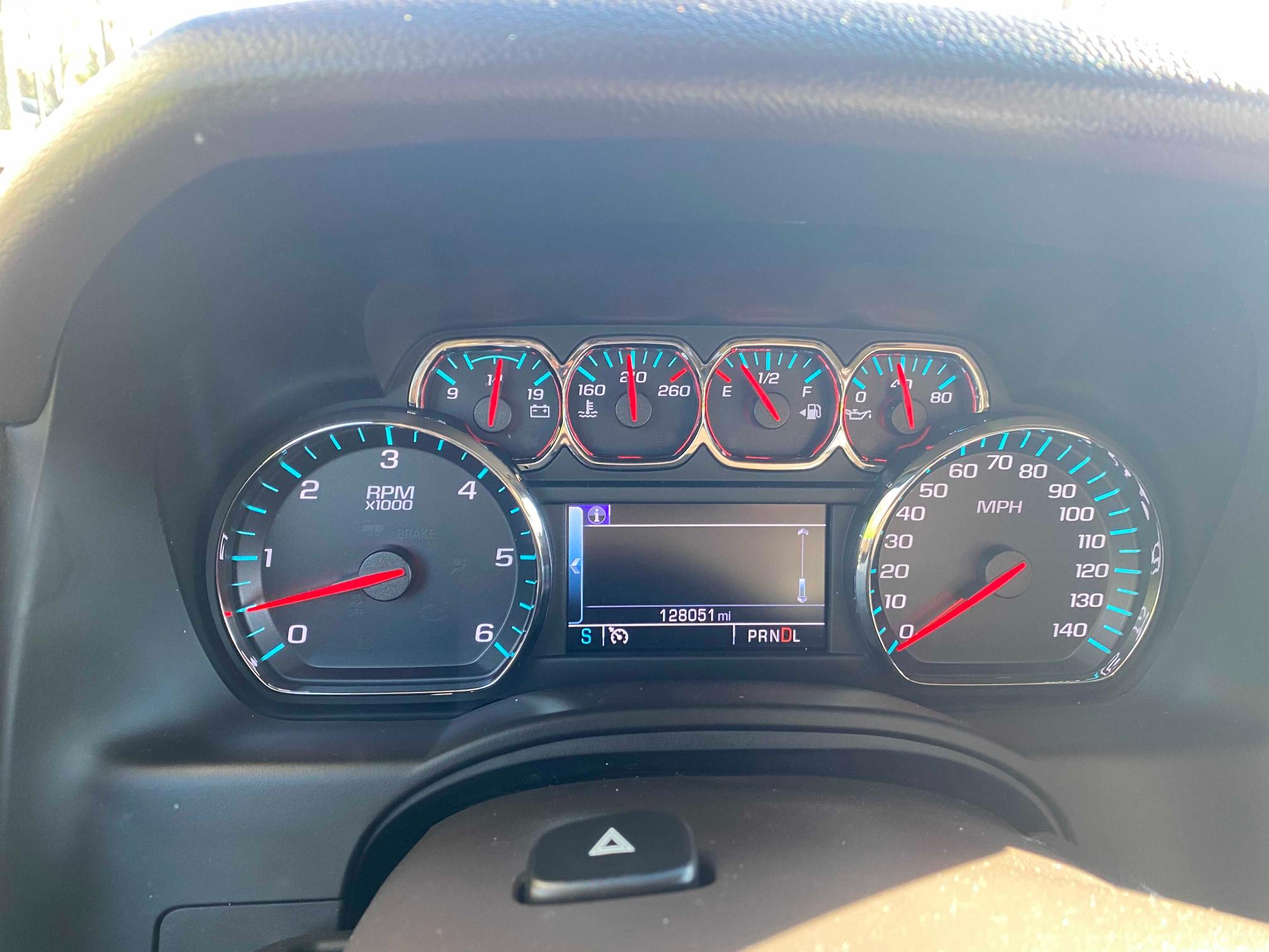 2018 CHEVROLET SUBURBAN C 1GNSCHKC6JR145182