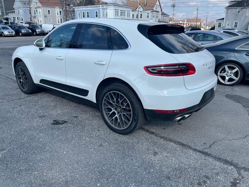 2018 PORSCHE MACAN S WP1AB2A51JLB34342