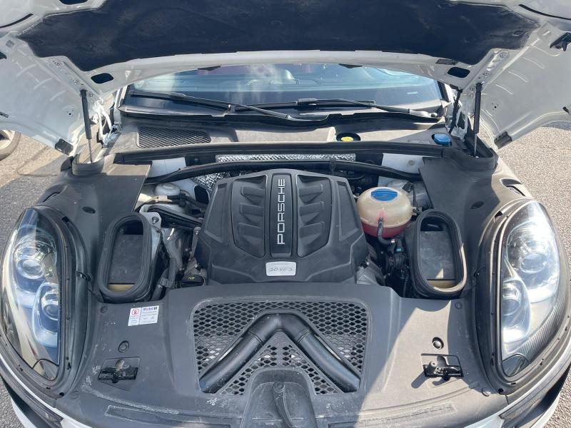 2018 PORSCHE MACAN S WP1AB2A51JLB34342