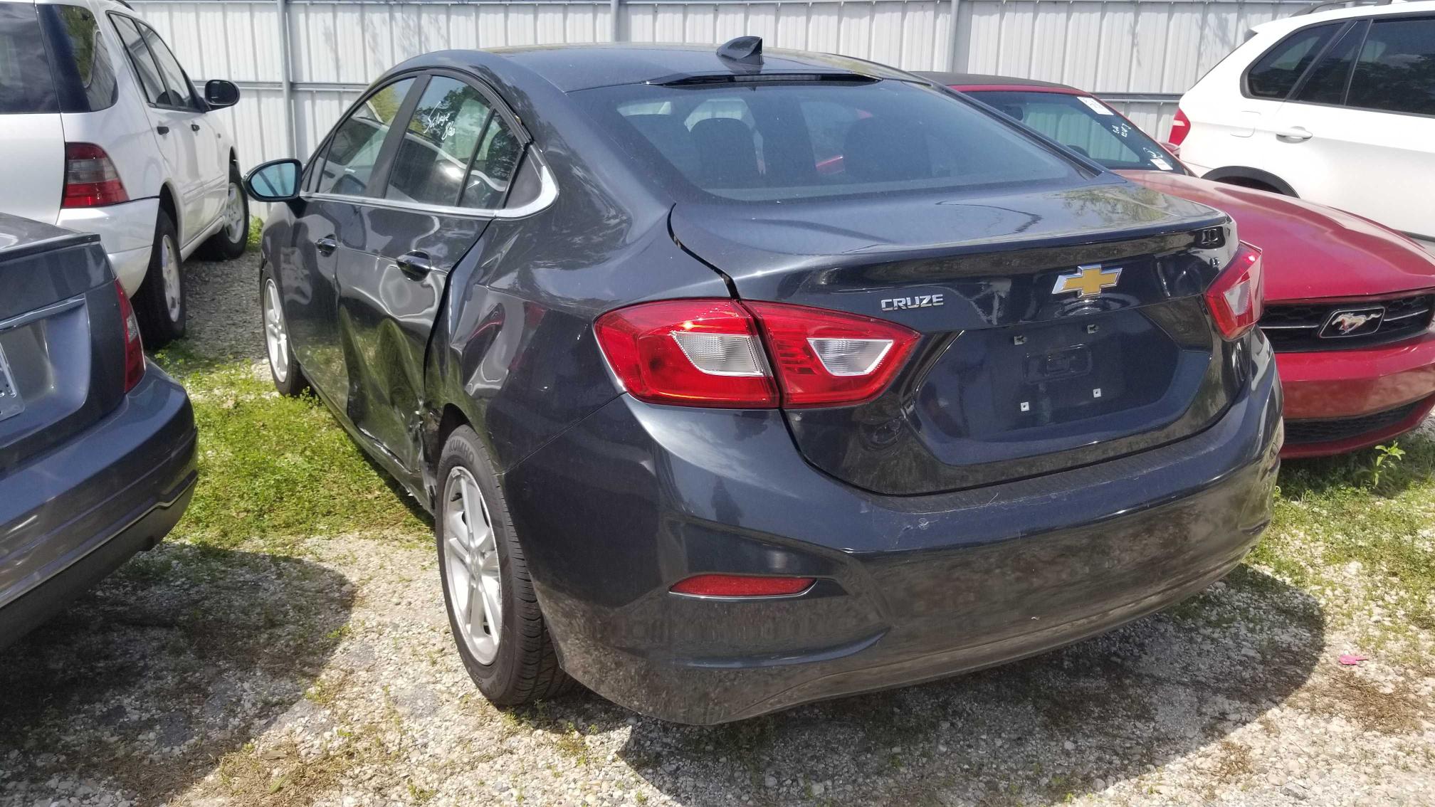 2018 CHEVROLET CRUZE LT 1G1BE5SM9J7109470