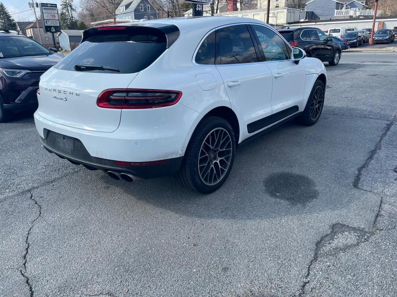 2018 PORSCHE MACAN S WP1AB2A51JLB34342