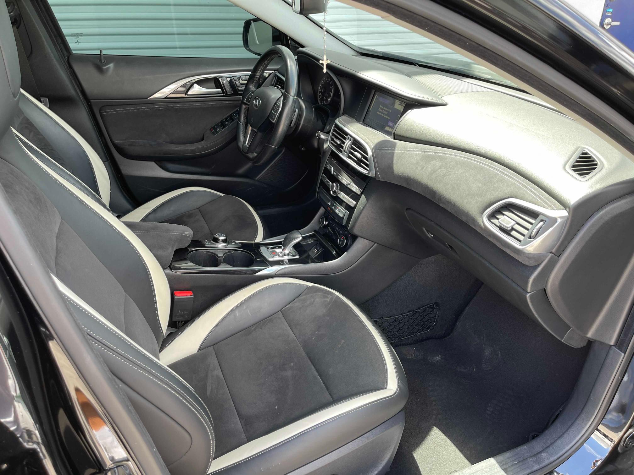 2017 INFINITI QX30 BASE SJKCH5CP9HA026305