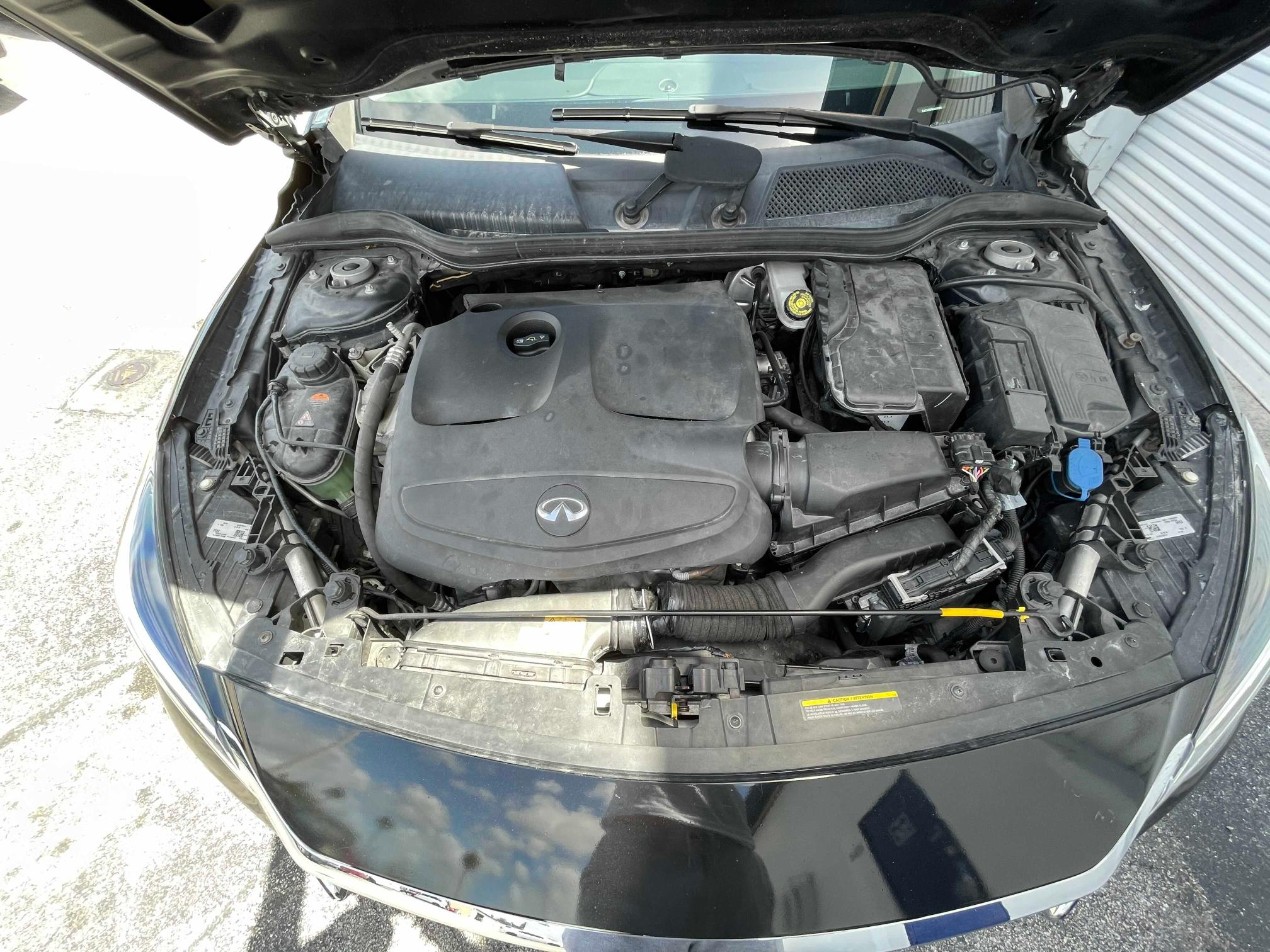 2017 INFINITI QX30 BASE SJKCH5CP9HA026305