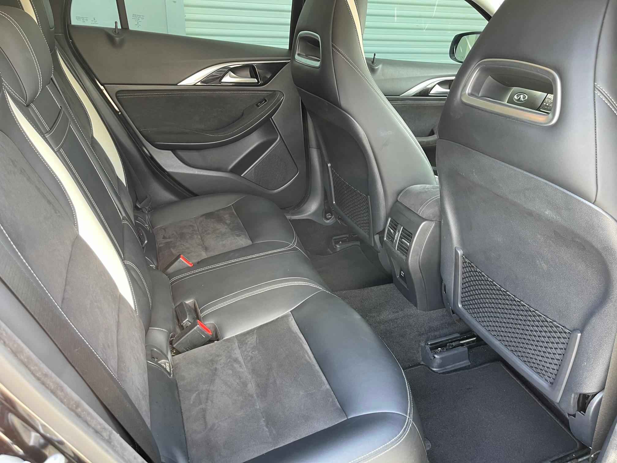 2017 INFINITI QX30 BASE SJKCH5CP9HA026305