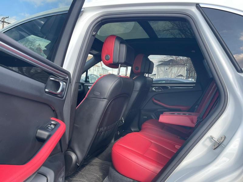 2018 PORSCHE MACAN S WP1AB2A51JLB34342