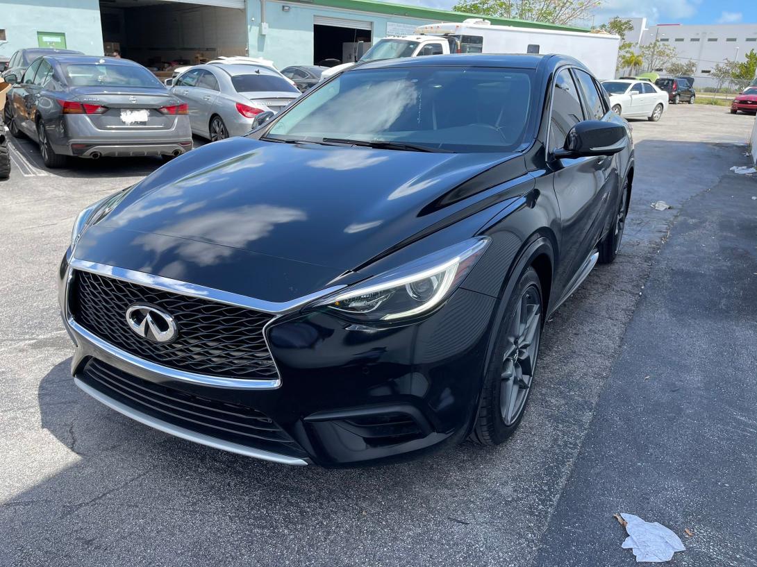 2017 INFINITI QX30 BASE SJKCH5CP9HA026305