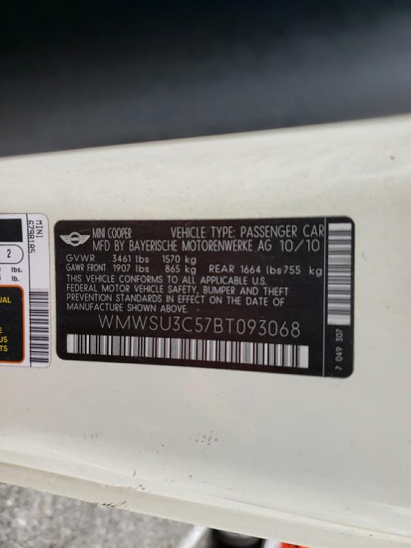 2011 MINI COOPER WMWSU3C57BT093068