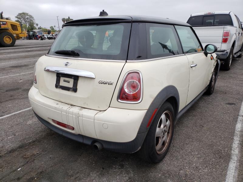 2011 MINI COOPER WMWSU3C57BT093068
