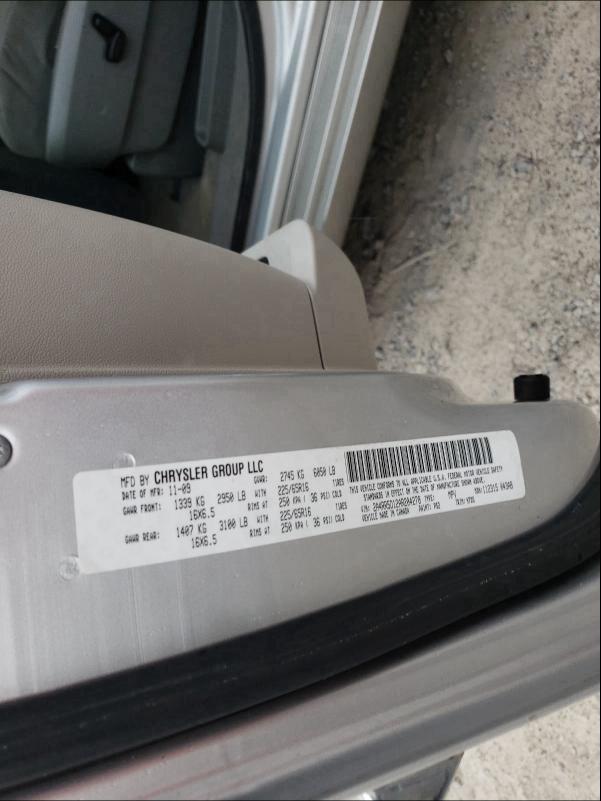 2010 CHRYSLER TOWN & COU 2A4RR5D12AR204278