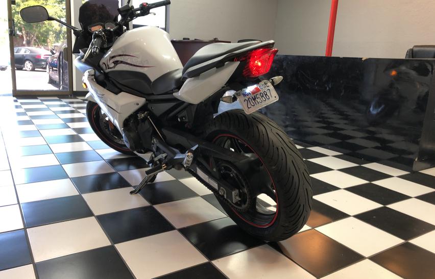 2009 YAMAHA FZ6 R JYARJ18Y19A000550