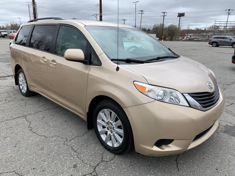 Toyota Sienna 2014