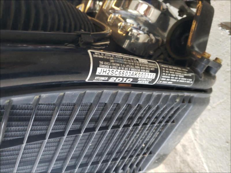 2010 HONDA VT1300 CR JH2SC6603AK000310