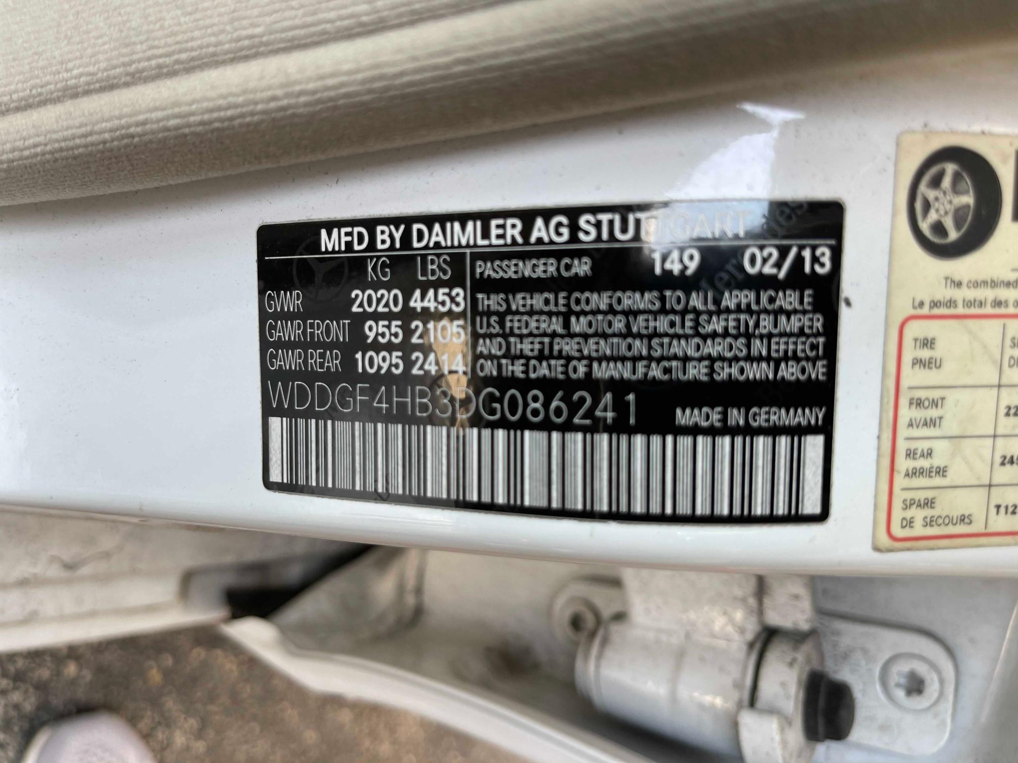 2013 MERCEDES-BENZ C 250 WDDGF4HB3DG086241