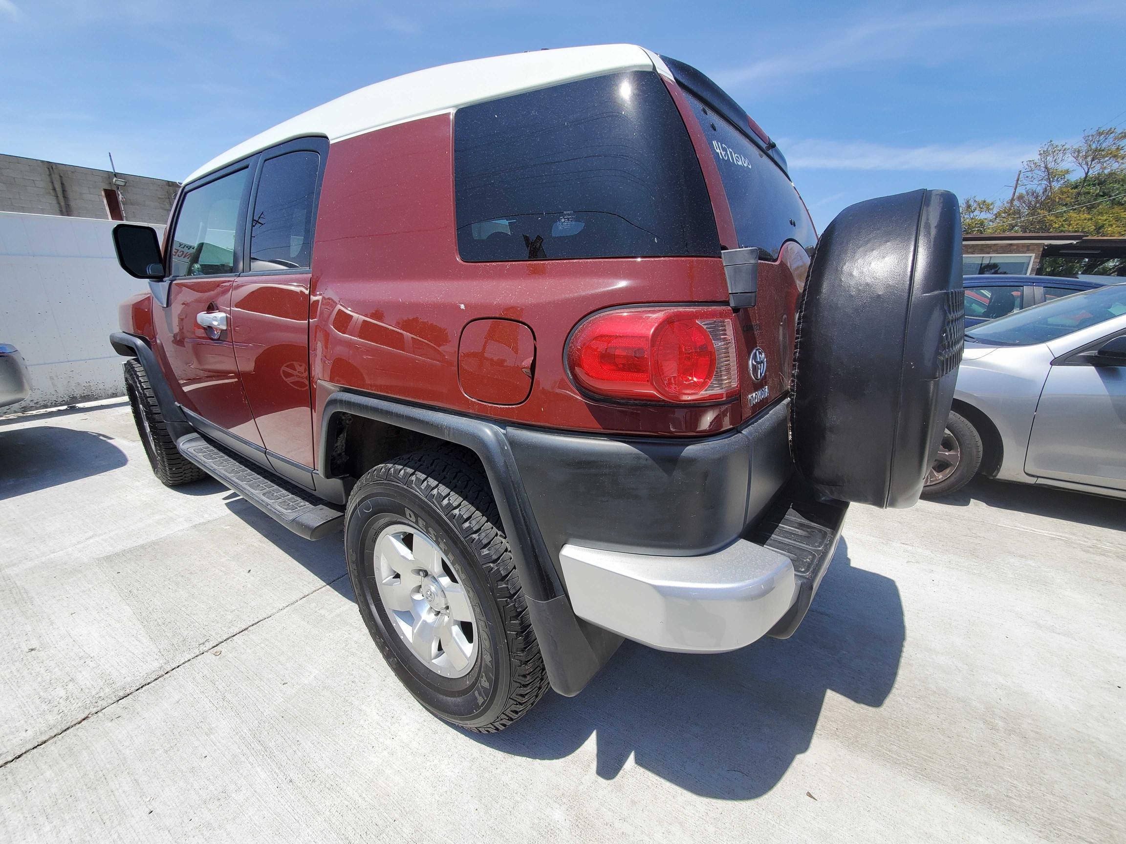 2010 TOYOTA FJ CRUISER JTEBU4BF5AK092651