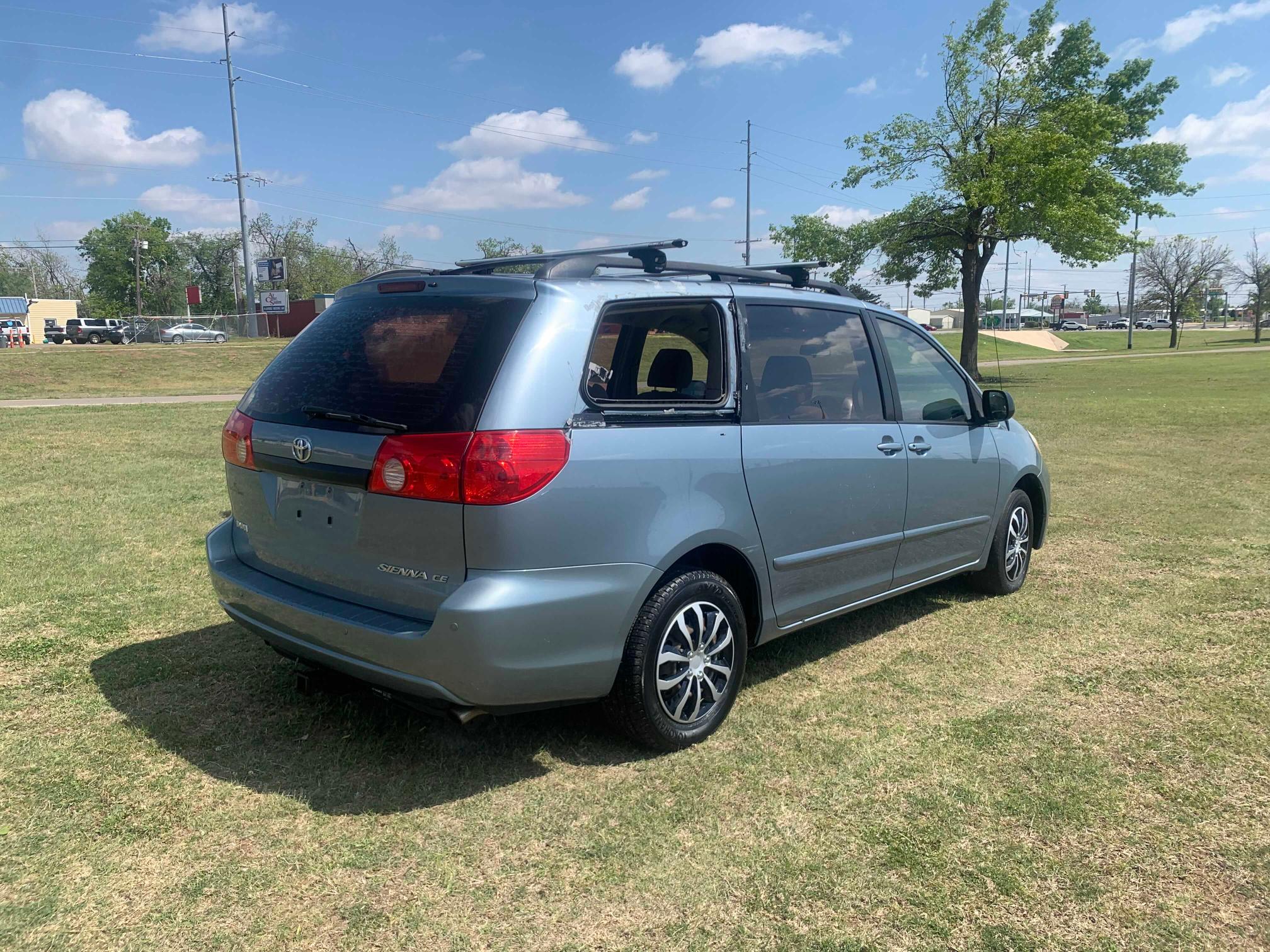 2010 TOYOTA SIENNA CE 5TDKK4CC1AS324637