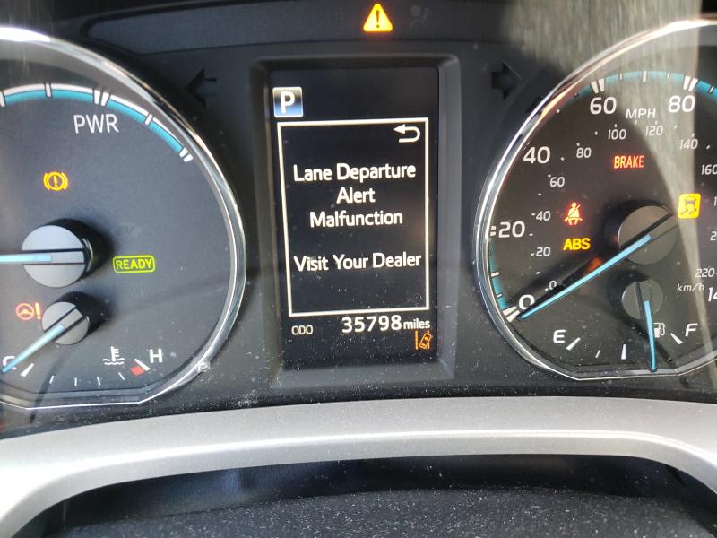 2018 TOYOTA RAV4 HV LE JTMRJREVXJD215425