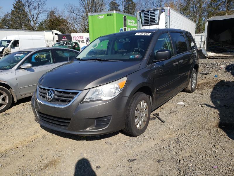 2010 VOLKSWAGEN ROUTAN S 2V4RW4D13AR237210