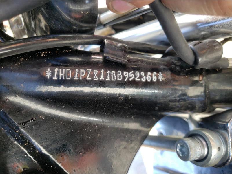 2011 HARLEY-DAVIDSON FLHXSE2 1HD1PZ811BB952366