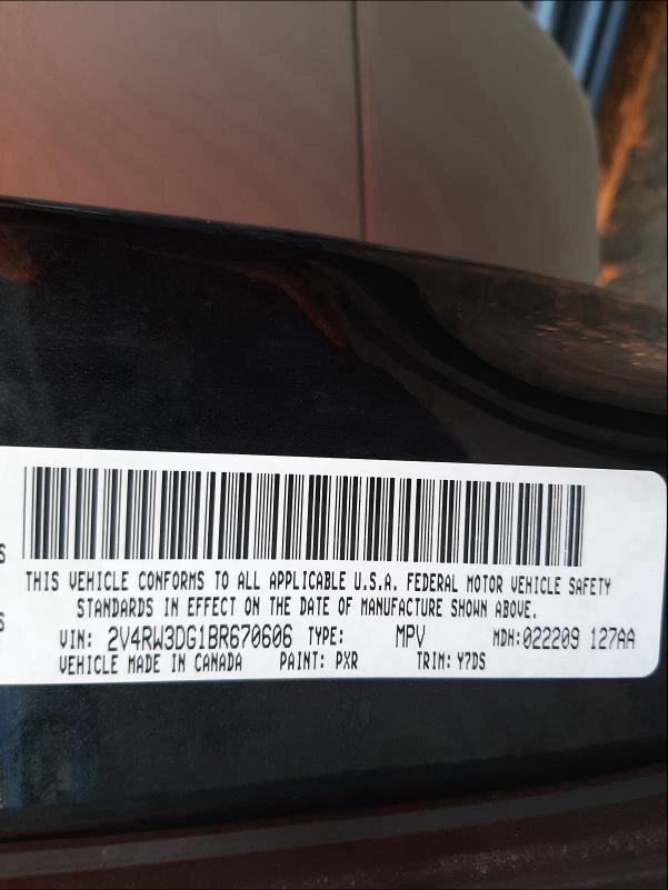 2011 VOLKSWAGEN ROUTAN SE 2V4RW3DG1BR670606