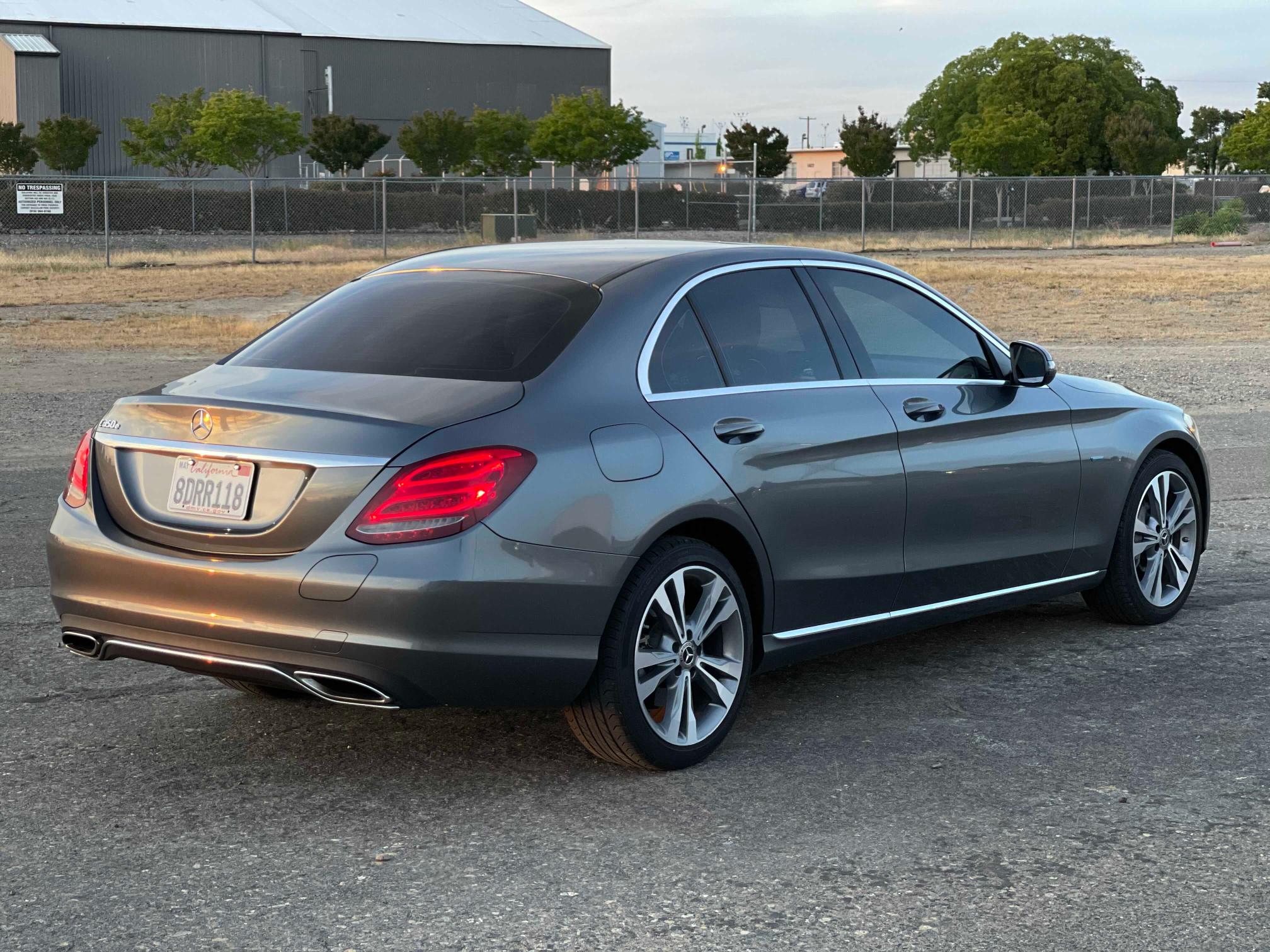 2018 MERCEDES-BENZ C 350E 55SWF4HB1JU239385