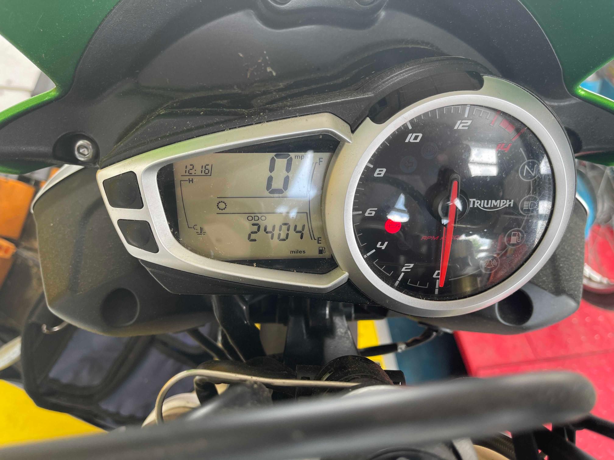 2014 TRIUMPH MOTORCYCLE STREET TRI SMTL02NE8ET609163
