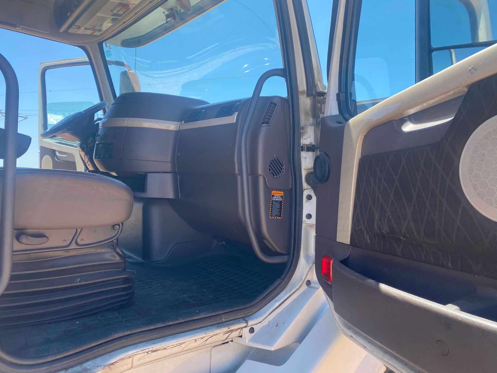 2016 VOLVO VN VNL 4V4NC9EH0GN970366