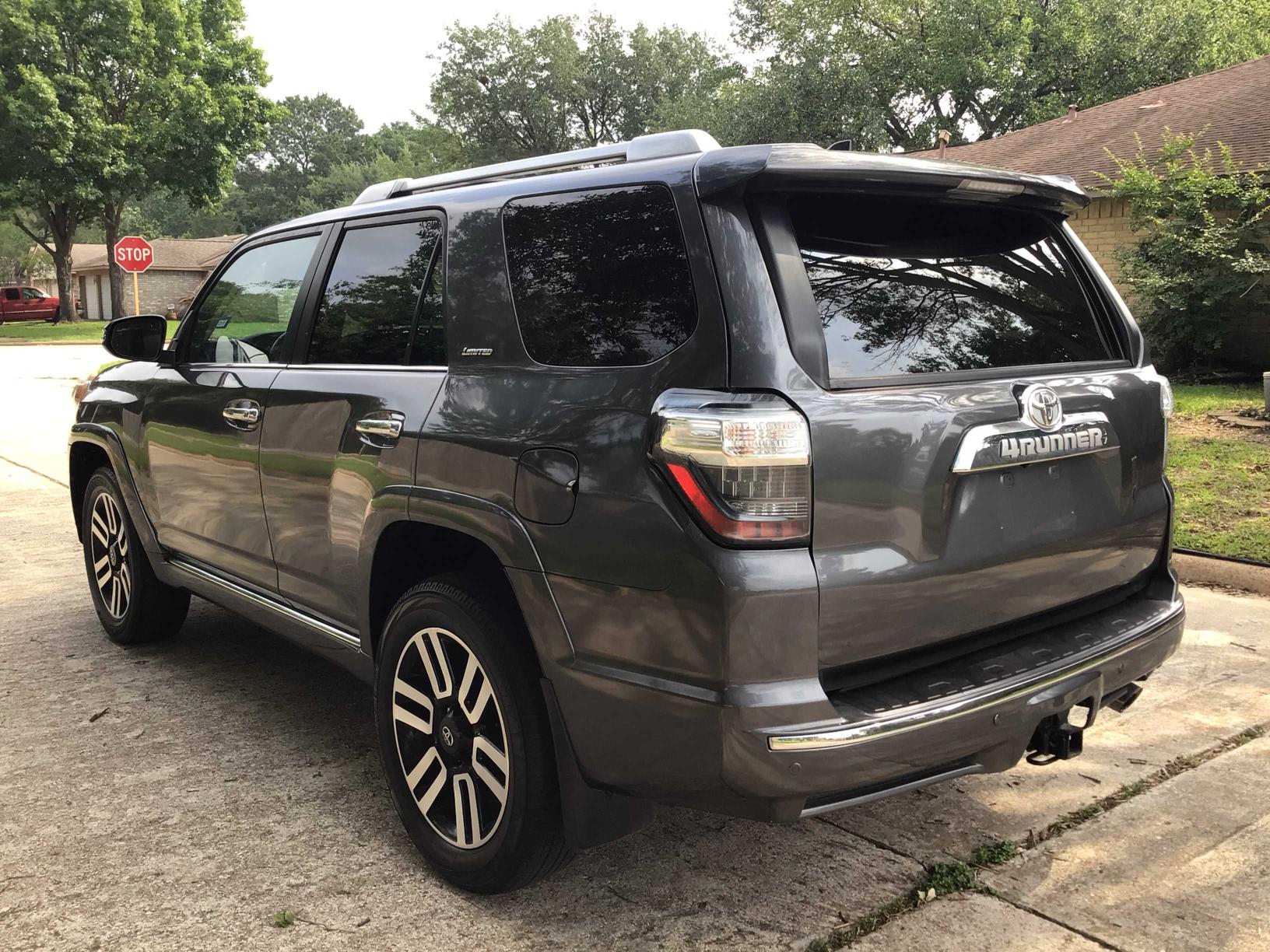 2017 TOYOTA 4RUNNER SR JTEBU5JR0H5464374