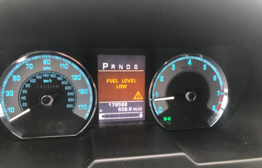 2010 JAGUAR XF PREMIUM SAJWA0GB9ALR79209