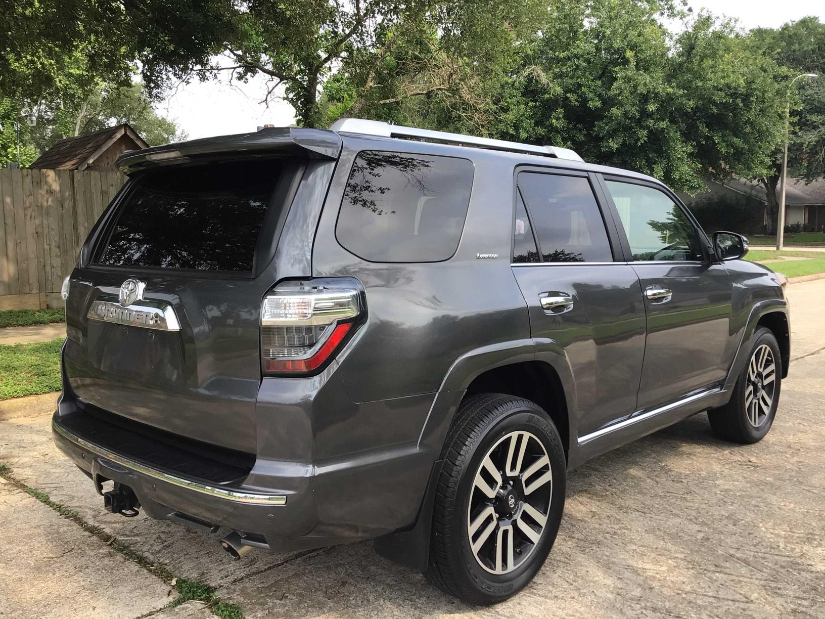 2017 TOYOTA 4RUNNER SR JTEBU5JR0H5464374