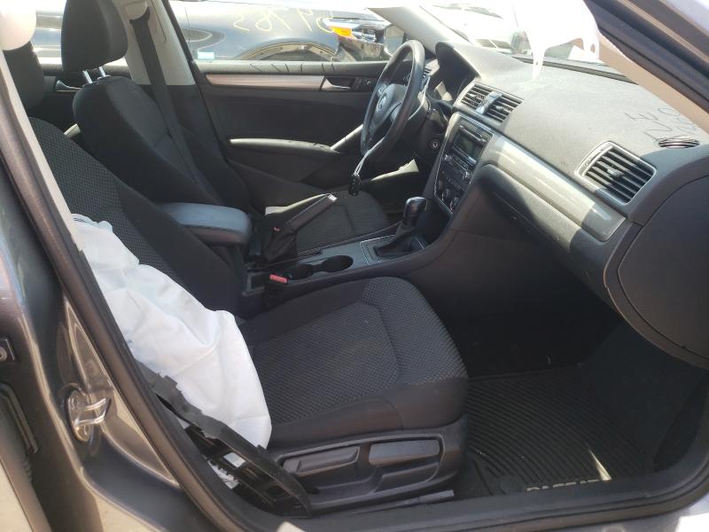 2015 VOLKSWAGEN PASSAT S 1VWAT7A35FC068439