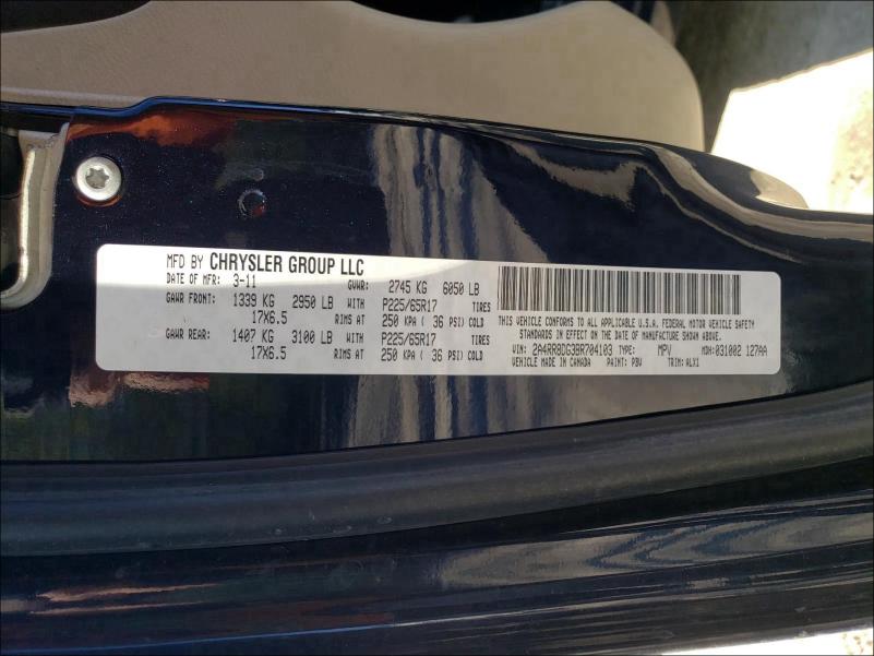 2011 CHRYSLER TOWN & COU 2A4RR8DG3BR704103