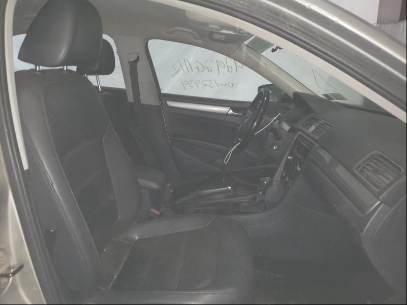 2014 VOLKSWAGEN PASSAT S 1VWAT7A33EC081575