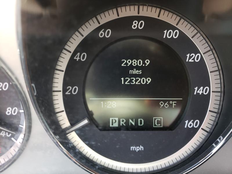 2010 MERCEDES-BENZ C300 WDDGF5EB7AR092358