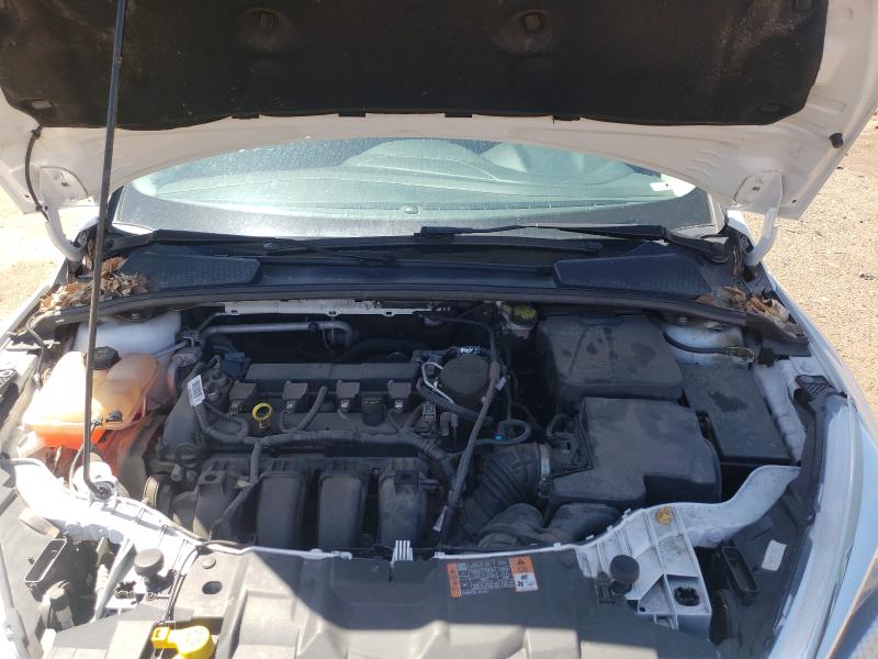 2015 FORD FOCUS SE 1FADP3K28FL289011