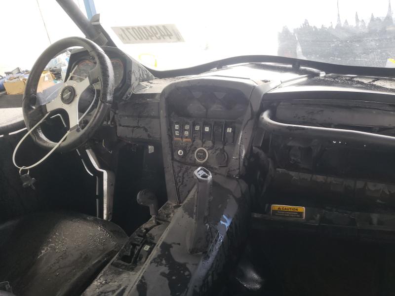 2017 CAN-AM COMMANDER 3JBKKAP2XHJ000729